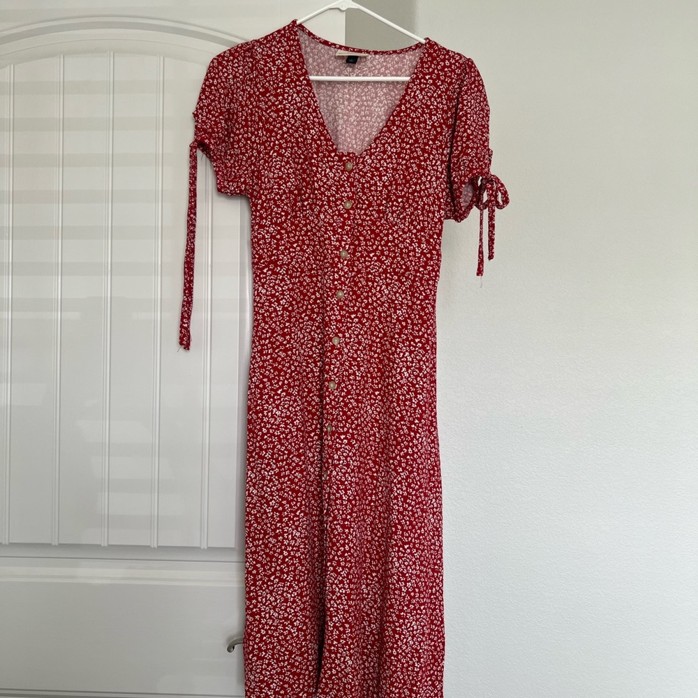 Universal Threads Red Floral Print Midi Dress